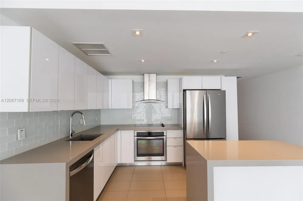 1600 NE 1st Ave #1420 Miami, FL 33132