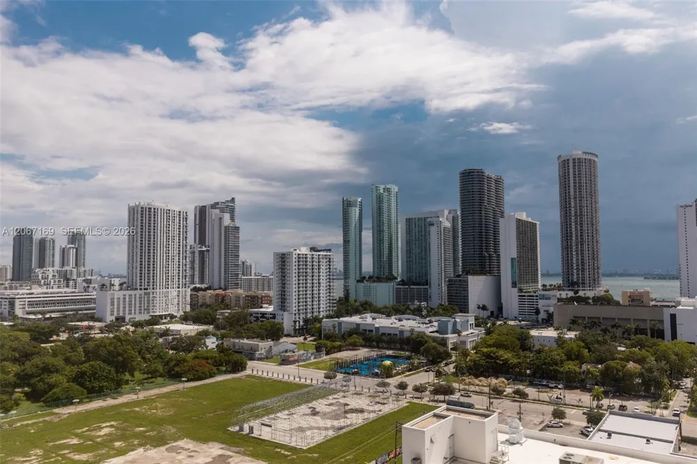 1600 NE 1st Ave #1420 Miami, FL 33132