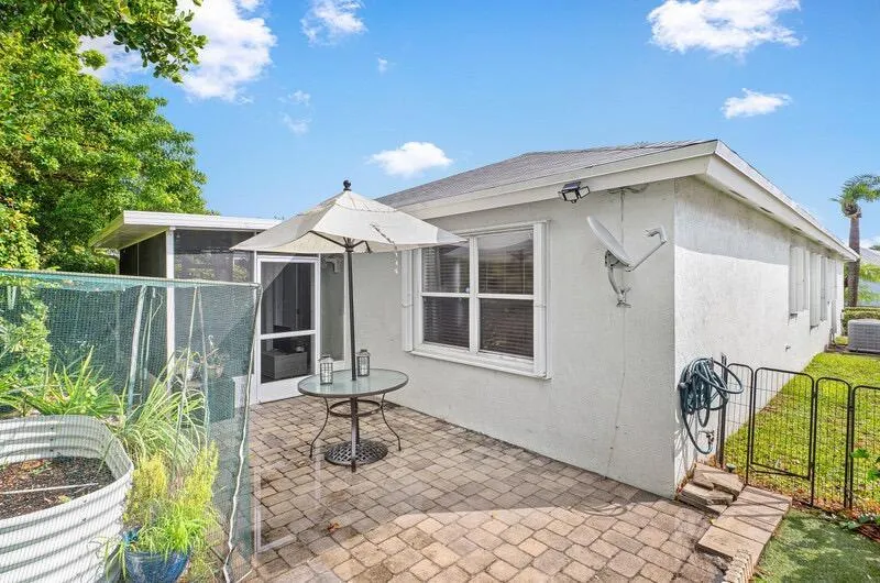 110 SUNSET BOULEVARD Boynton Beach, FL 33426