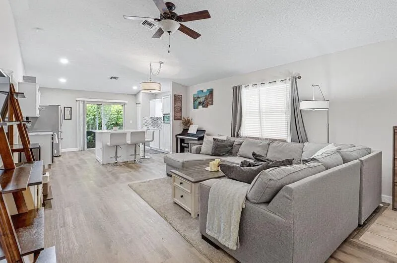 110 SUNSET BOULEVARD Boynton Beach, FL 33426