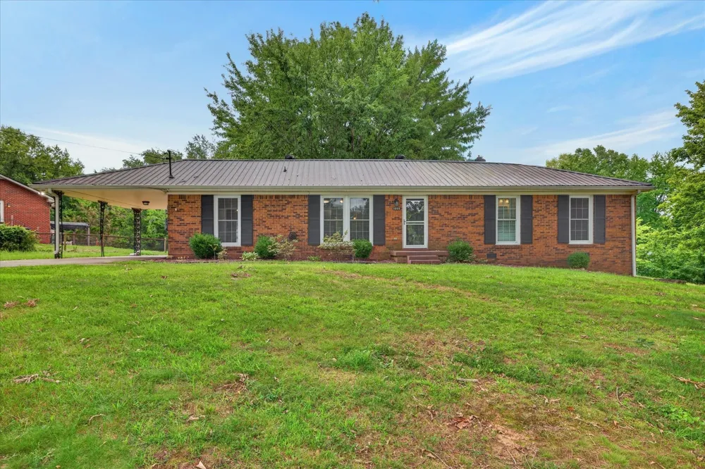 1866 Harriet Drive Clarksville, TN 37040