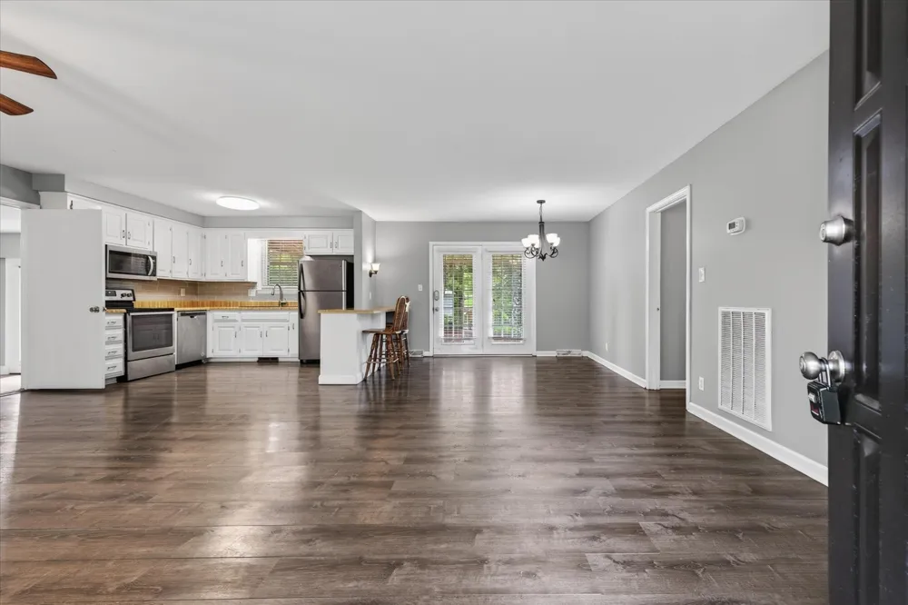 1866 Harriet Drive Clarksville, TN 37040