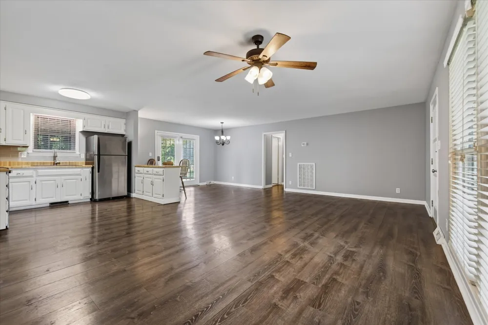 1866 Harriet Drive Clarksville, TN 37040