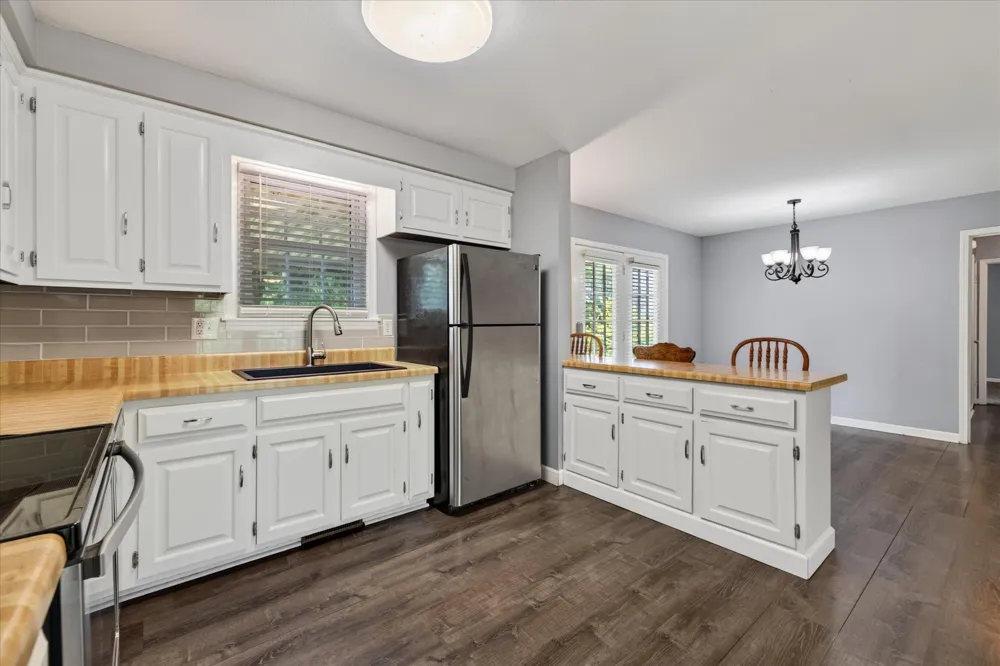 1866 Harriet Drive Clarksville, TN 37040