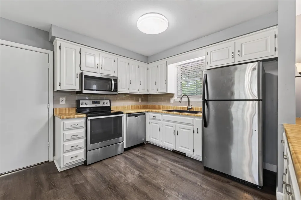 1866 Harriet Drive Clarksville, TN 37040