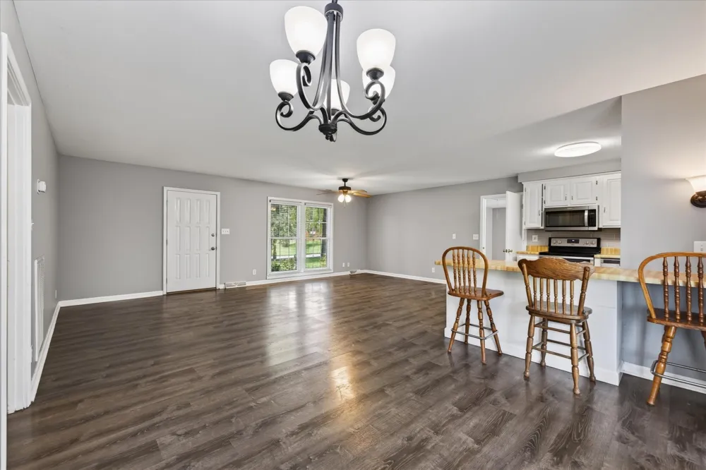 1866 Harriet Drive Clarksville, TN 37040
