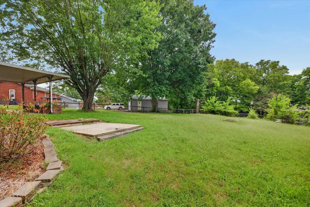 1866 Harriet Drive Clarksville, TN 37040