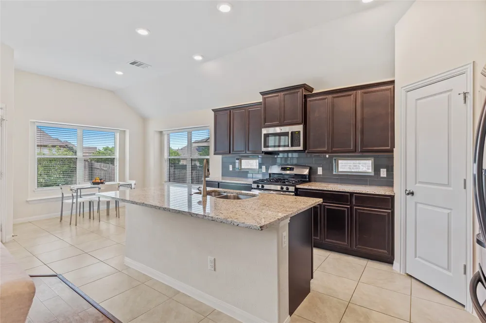 5012 Yucca Bloom Drive Georgetown, TX 78626