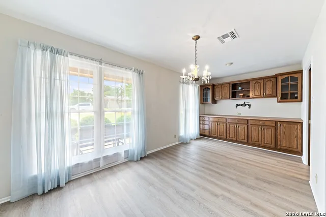 426 Yosemite Dr Hollywood Park, TX 78232