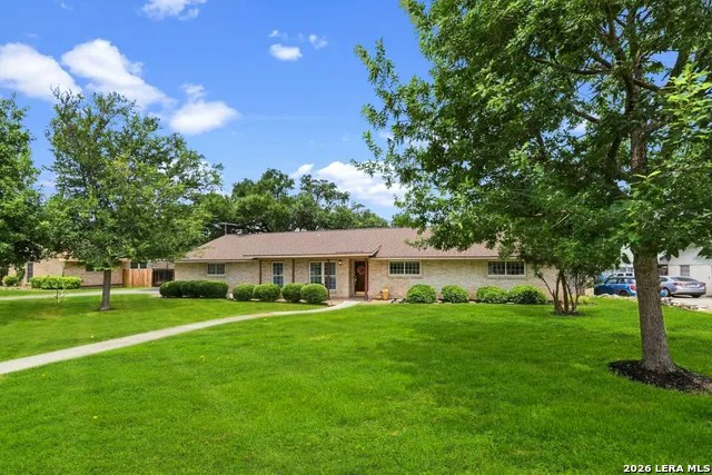 426 Yosemite Dr Hollywood Park, TX 78232