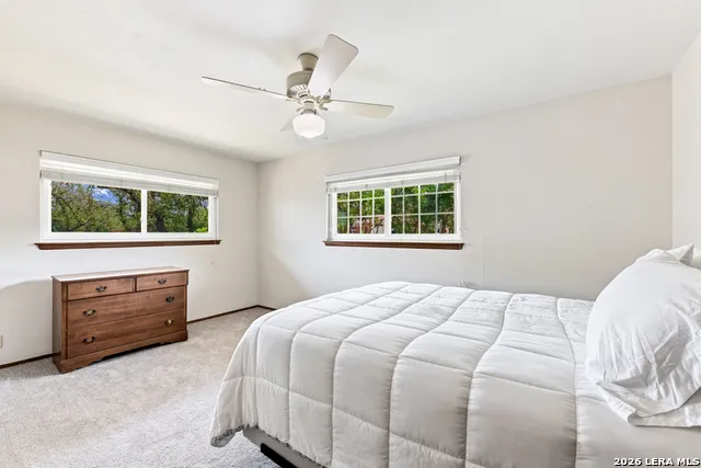 426 Yosemite Dr Hollywood Park, TX 78232