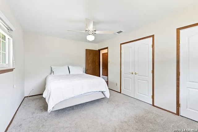 426 Yosemite Dr Hollywood Park, TX 78232