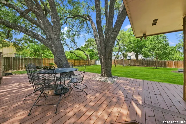 426 Yosemite Dr Hollywood Park, TX 78232