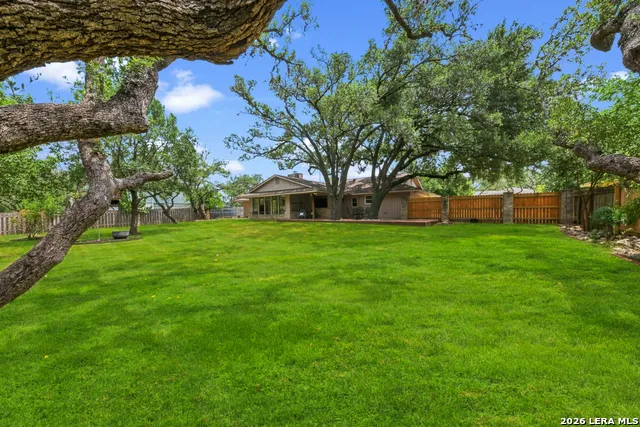 426 Yosemite Dr Hollywood Park, TX 78232