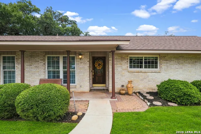 426 Yosemite Dr Hollywood Park, TX 78232