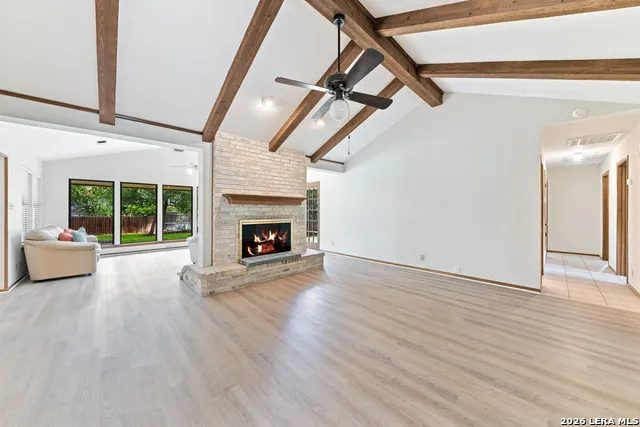 426 Yosemite Dr Hollywood Park, TX 78232