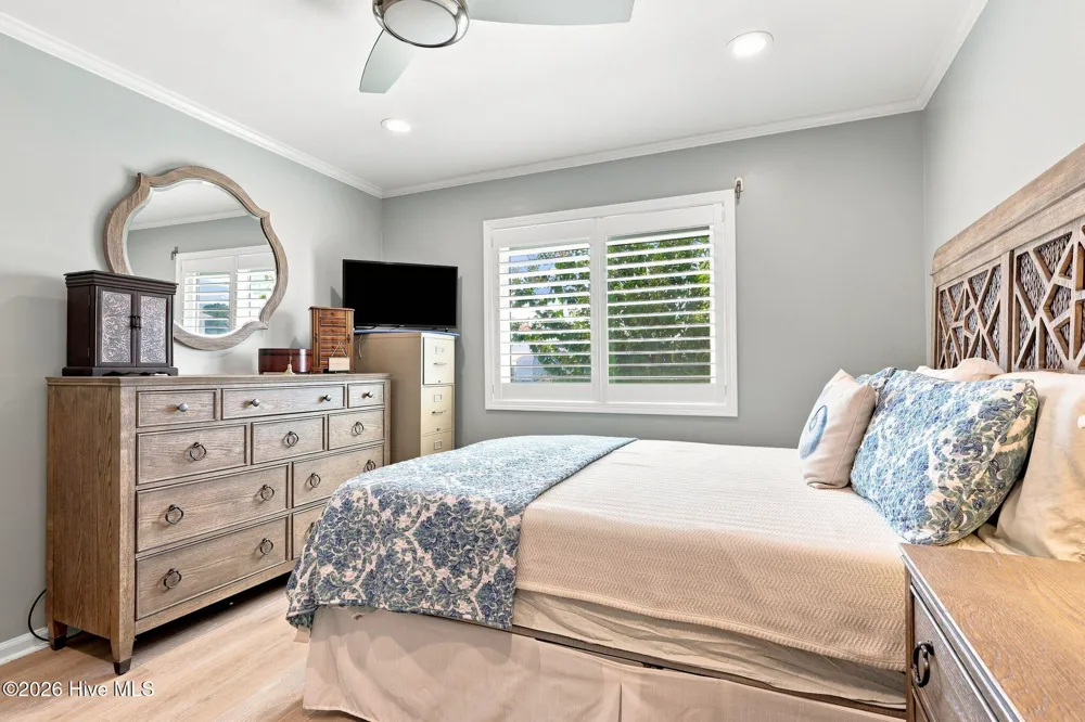 650 Cedar Point Boulevard #C11 Cedar Point, NC 28584