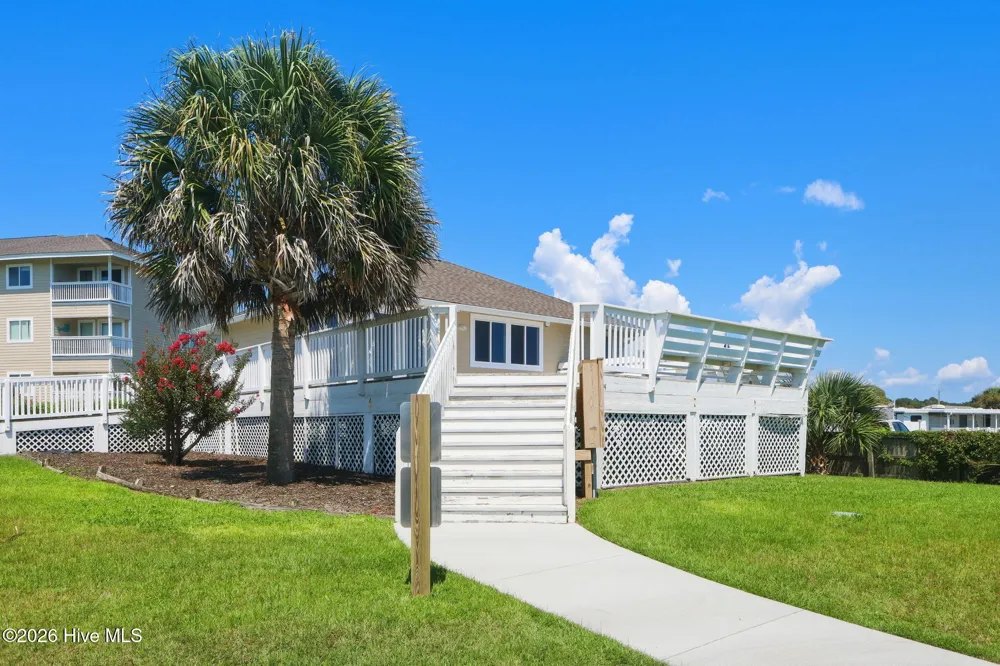 650 Cedar Point Boulevard #C11 Cedar Point, NC 28584