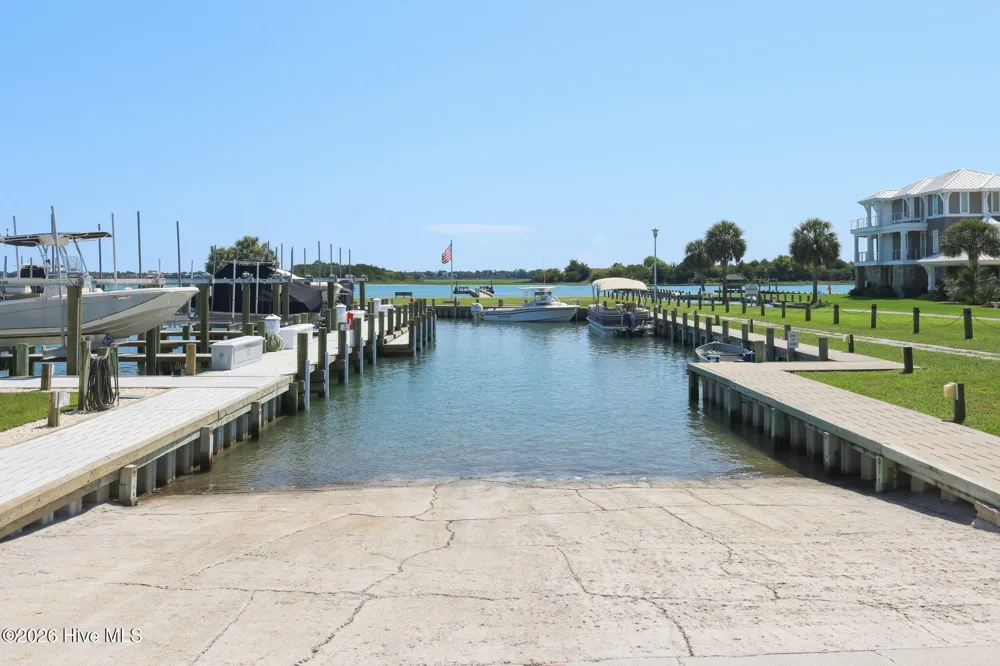650 Cedar Point Boulevard #C11 Cedar Point, NC 28584