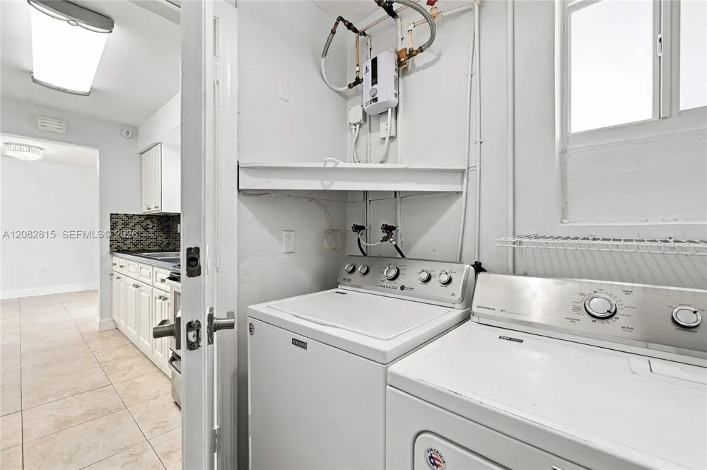 1000 NW 76th Ter Pembroke Pines, FL 33024