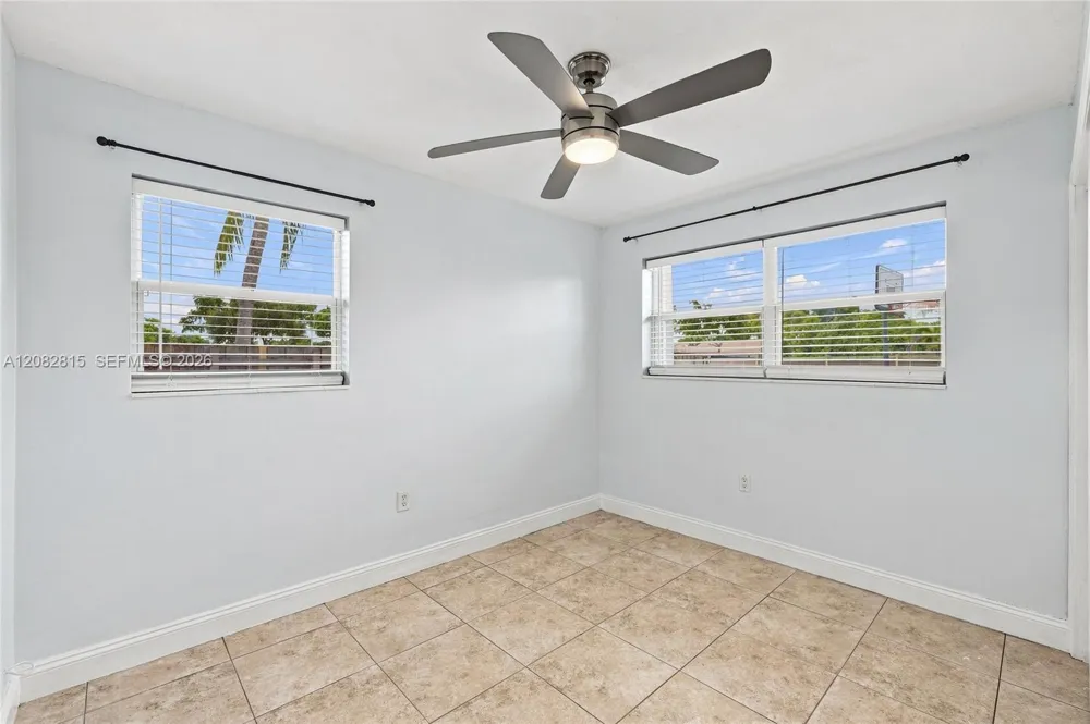 1000 NW 76th Ter Pembroke Pines, FL 33024