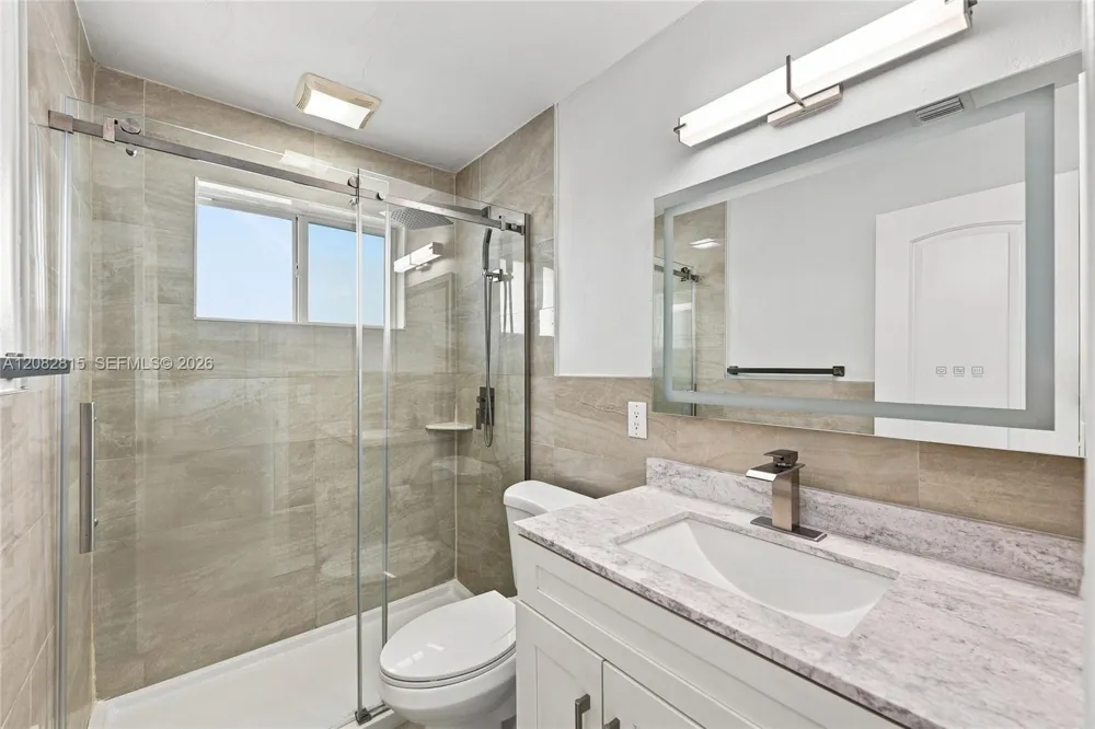 1000 NW 76th Ter Pembroke Pines, FL 33024