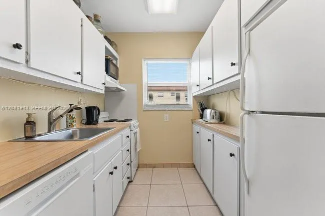 4658 Bougainvilla Dr #56 Lauderdale By The Sea, FL 33308