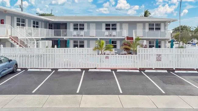 4658 Bougainvilla Dr #56 Lauderdale By The Sea, FL 33308