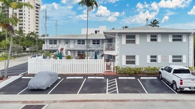 4658 Bougainvilla Dr #56 Lauderdale By The Sea, FL 33308