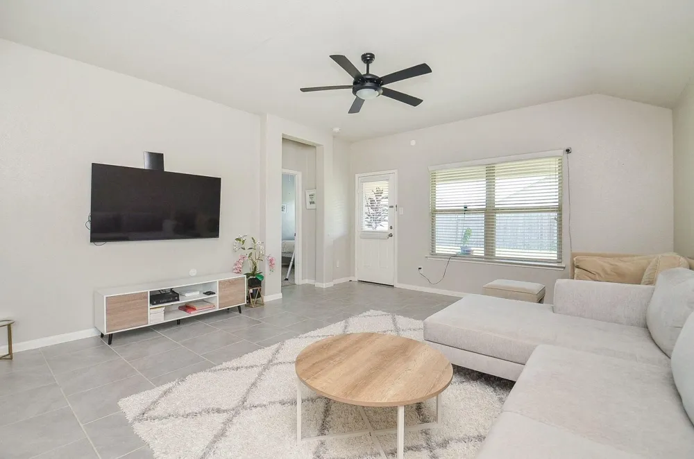 3023 Vales Point Fresno, TX 77545