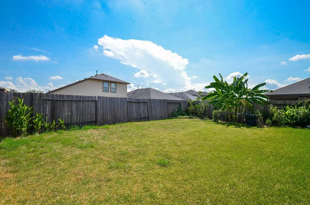 3023 Vales Point Fresno, TX 77545