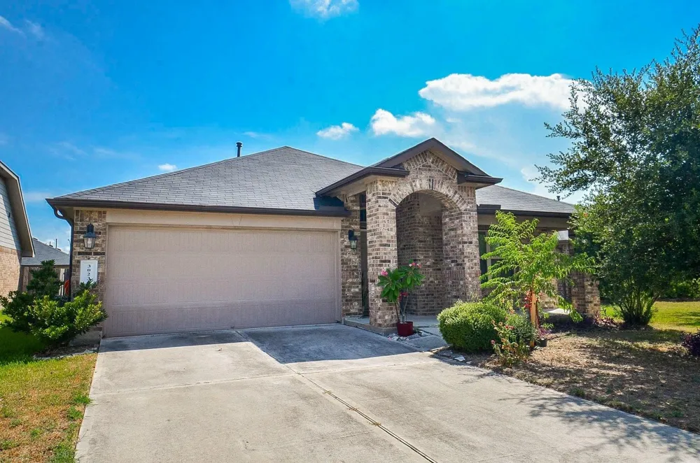 3023 Vales Point Fresno, TX 77545