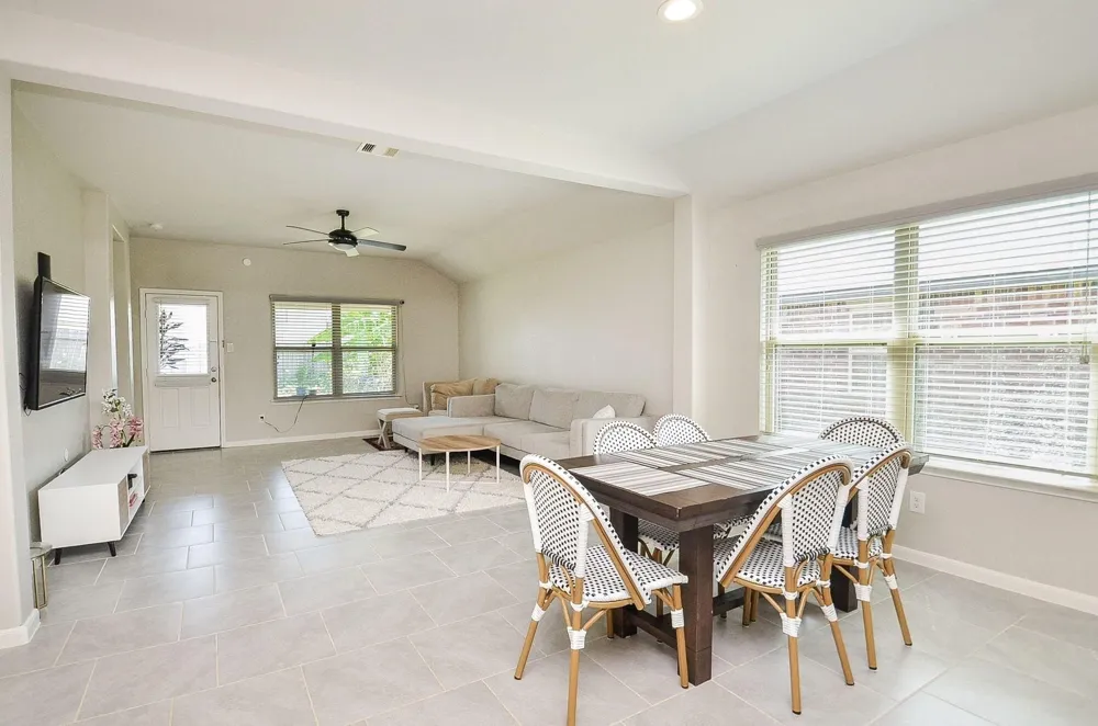 3023 Vales Point Fresno, TX 77545