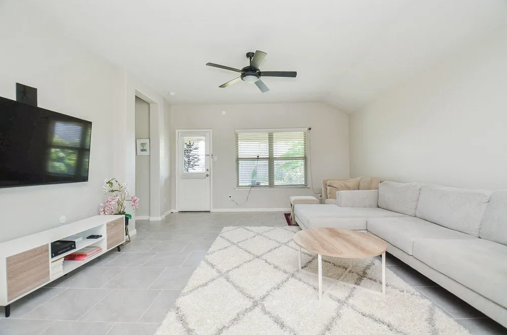3023 Vales Point Fresno, TX 77545