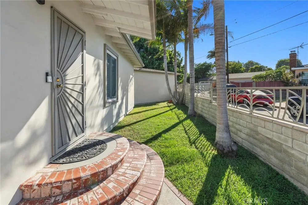 25908 Appian Way Lomita, CA 90717