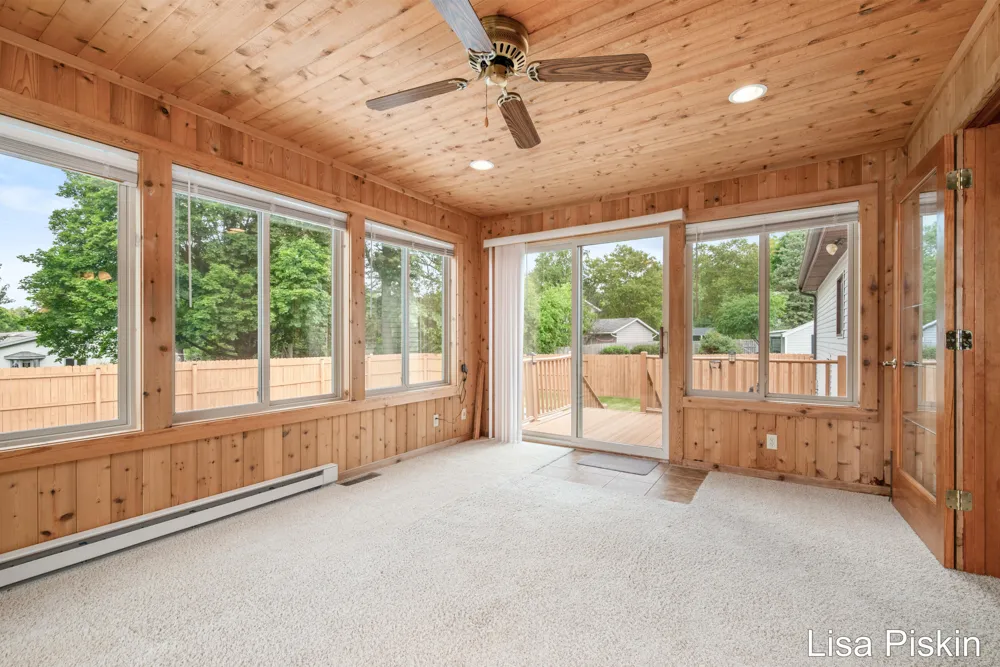 2641 Heathcliff Street SE Grand Rapids, MI 49546