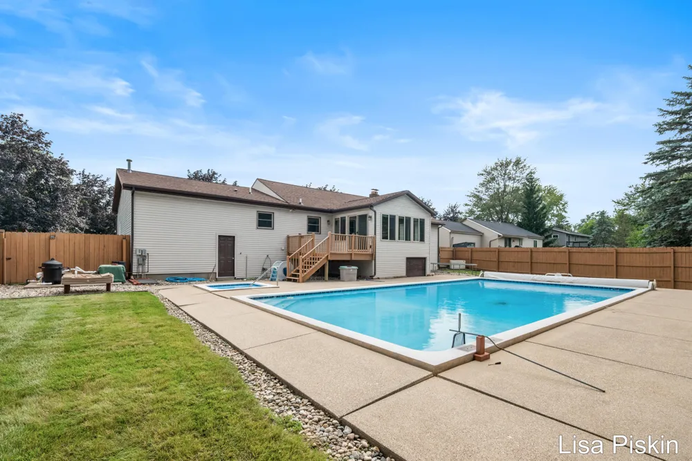 2641 Heathcliff Street SE Grand Rapids, MI 49546
