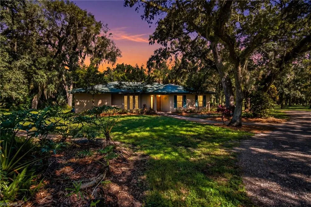 670 Rope Bend Drive Labelle, FL 33935