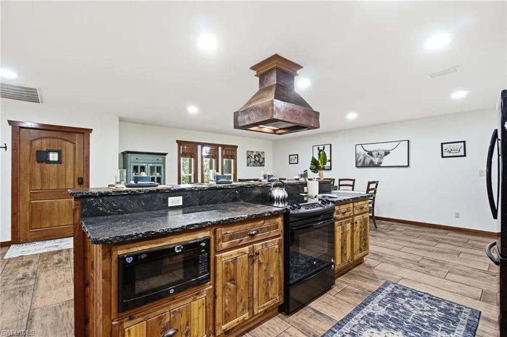 670 Rope Bend Drive Labelle, FL 33935