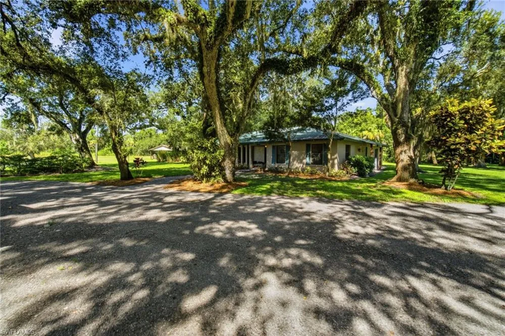 670 Rope Bend Drive Labelle, FL 33935