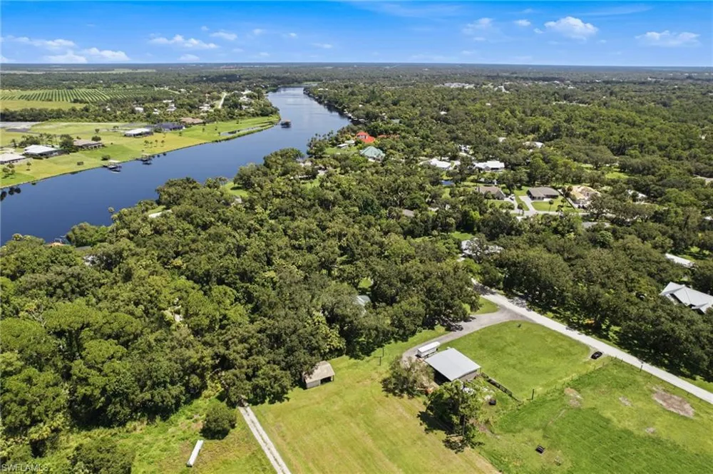 670 Rope Bend Drive Labelle, FL 33935