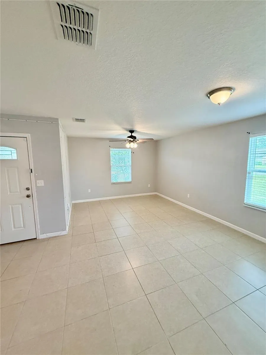 8690 LAKE GEORGE CIRCLE E Macclenny, FL 32063