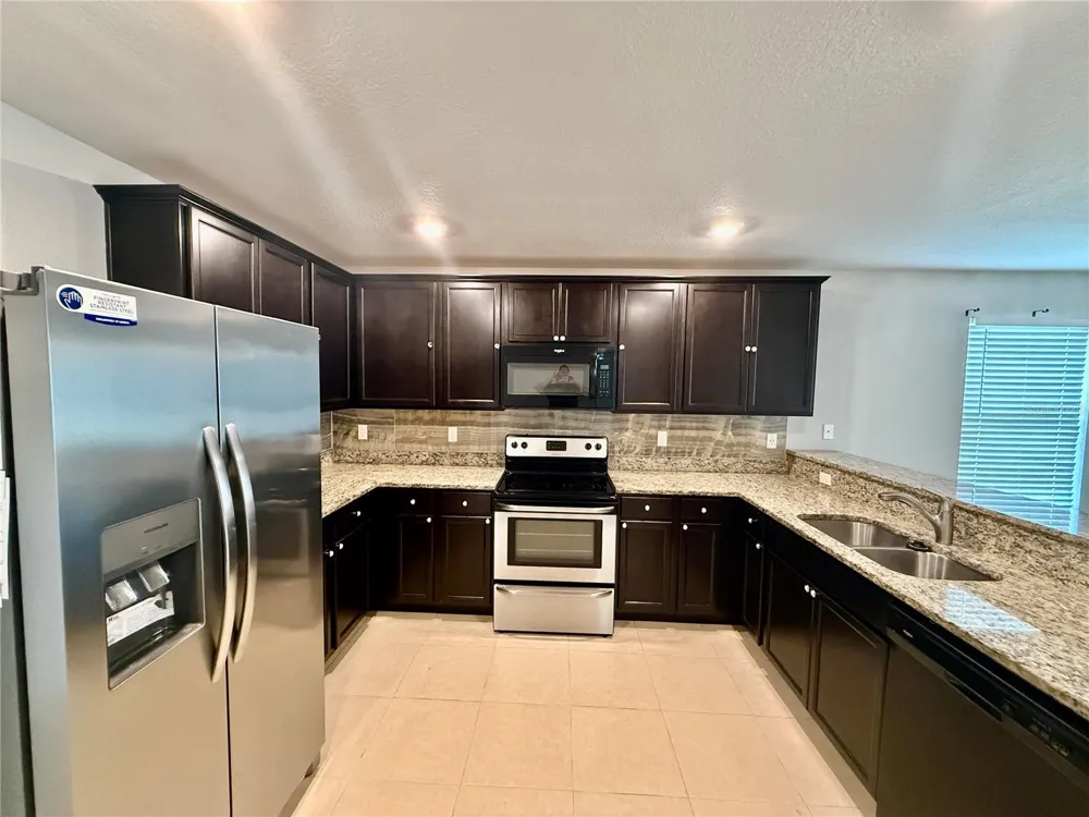 8690 LAKE GEORGE CIRCLE E Macclenny, FL 32063