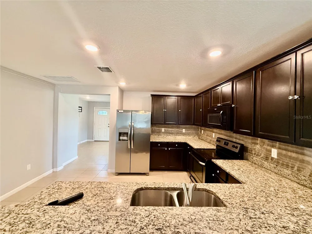 8690 LAKE GEORGE CIRCLE E Macclenny, FL 32063