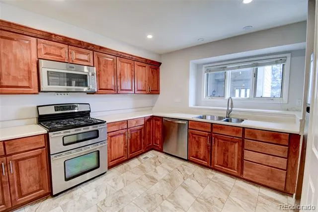 7857 S University Way Centennial, CO 80122