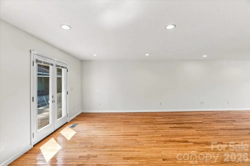 2 Elkmont Place Asheville, NC 28804