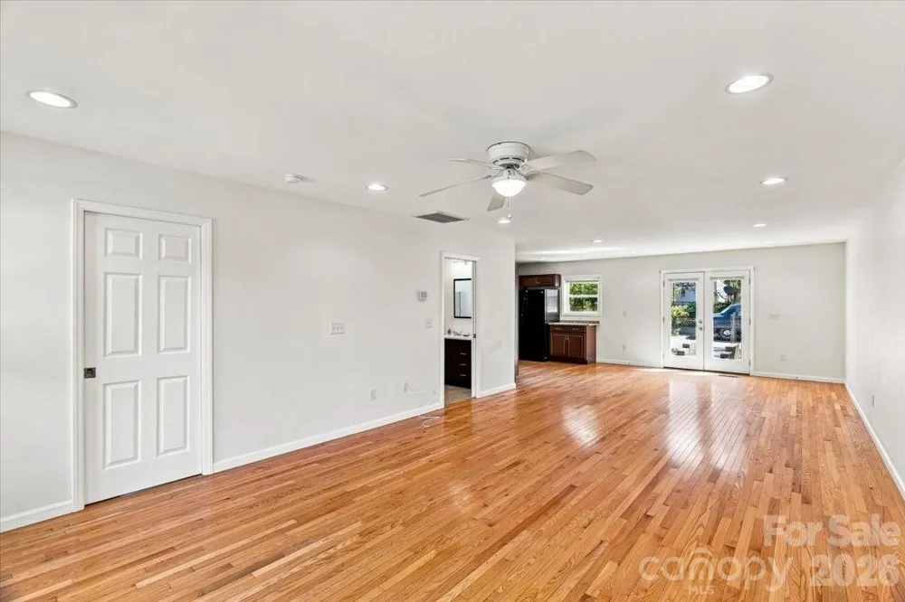 2 Elkmont Place Asheville, NC 28804