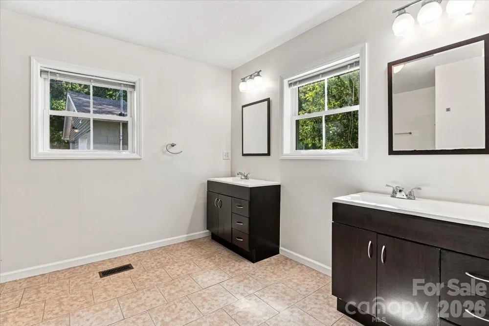 2 Elkmont Place Asheville, NC 28804
