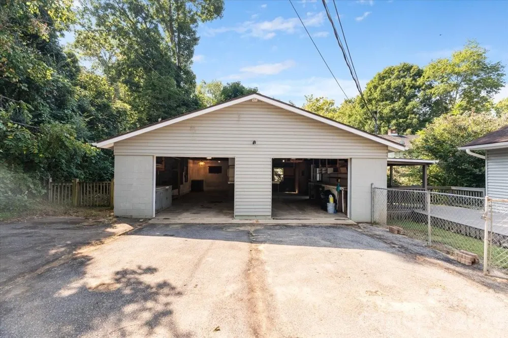 2 Elkmont Place Asheville, NC 28804