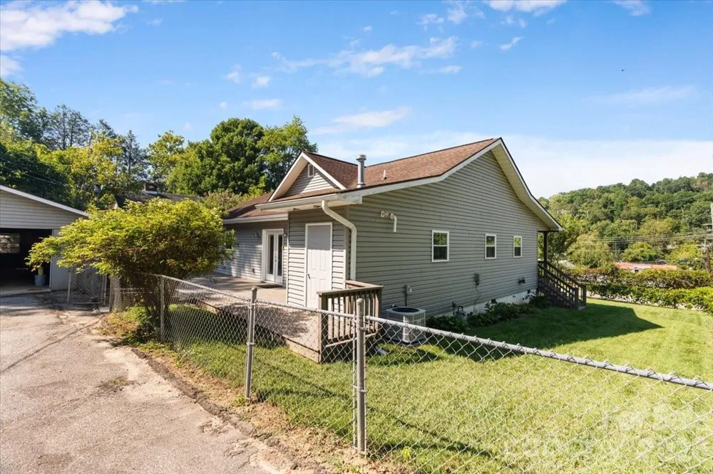 2 Elkmont Place Asheville, NC 28804